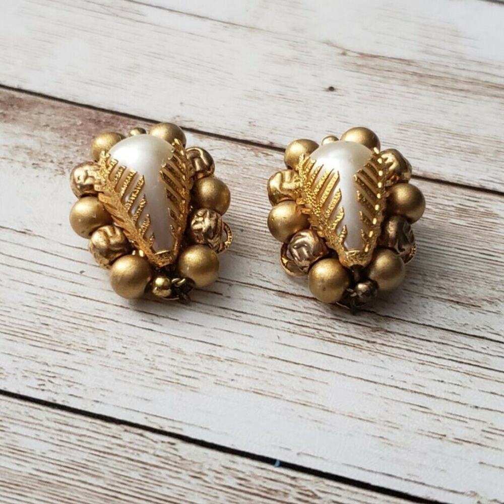 Vintage Clip On Earrings - Unusual Teardrop Shape Faux Pearl & Gold Tone - Picture 2 of 4